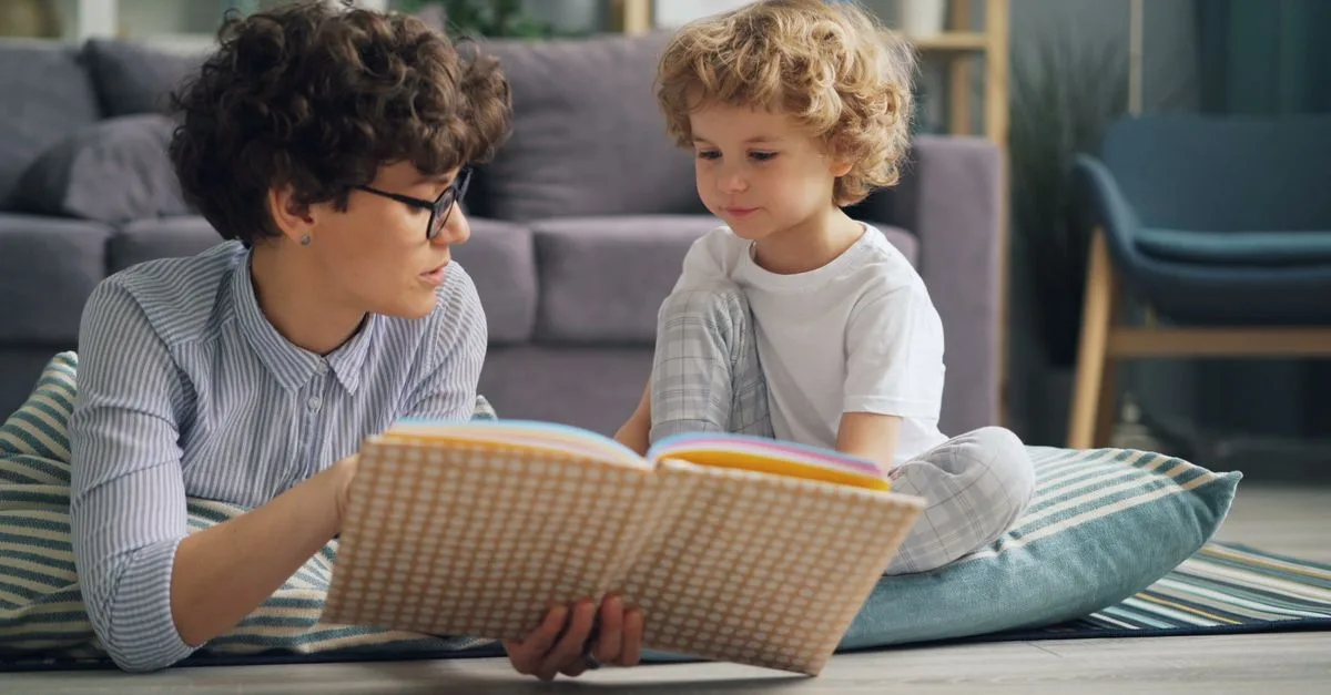 découvrez l'importance de la littératie précoce pour le développement des compétences en lecture et écriture chez les jeunes enfants.