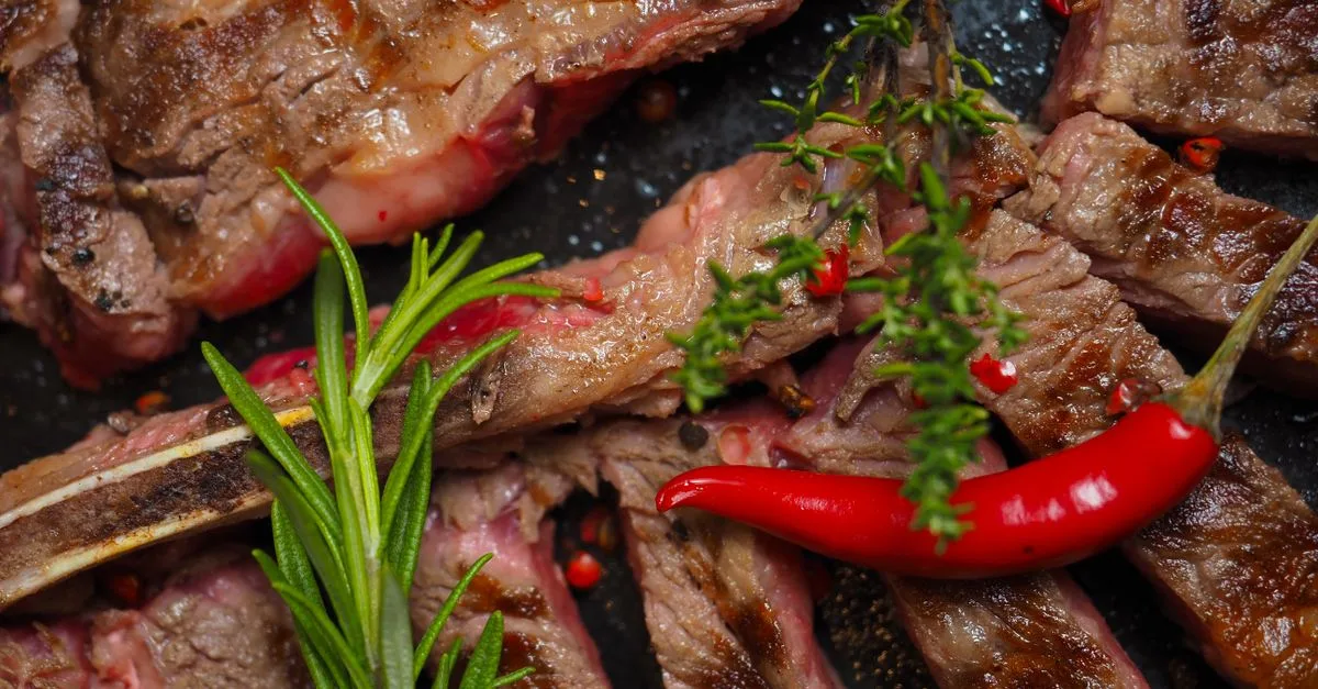 découvrez tout sur la viande rouge : types, bienfaits, conseils de cuisson et impact sur la santé.