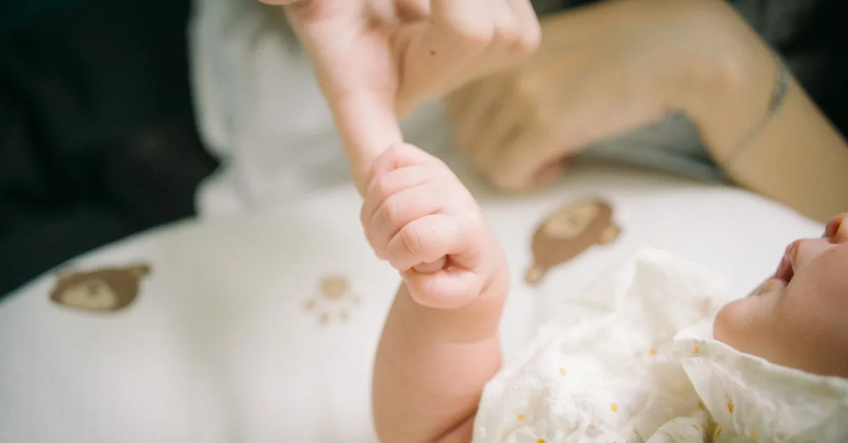guide complet pour les parents débutants : conseils pratiques et astuces pour bien s'occuper de votre bébé au quotidien.