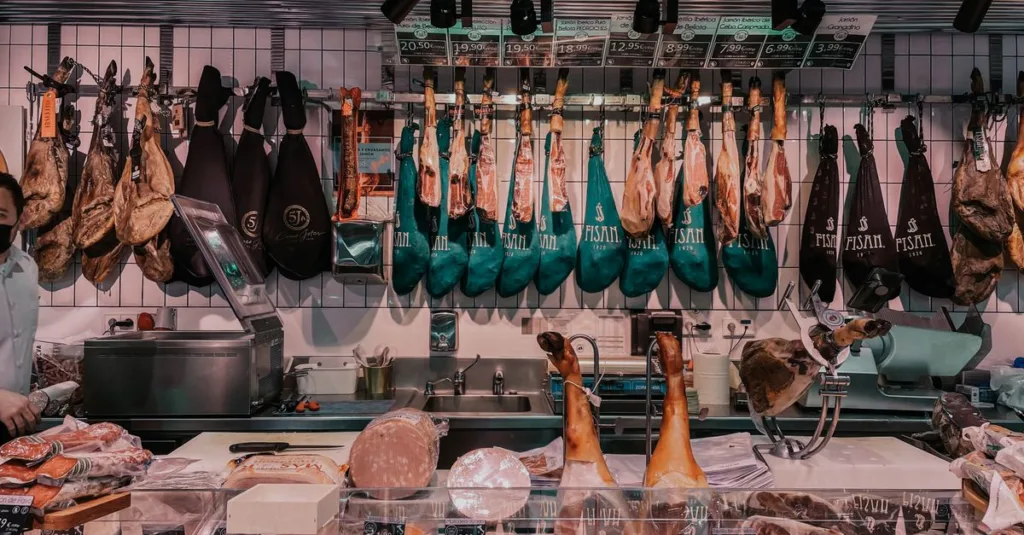 découvrez les différentes classifications de la viande pour mieux choisir et cuisiner selon la qualité, la coupe et l'origine.
