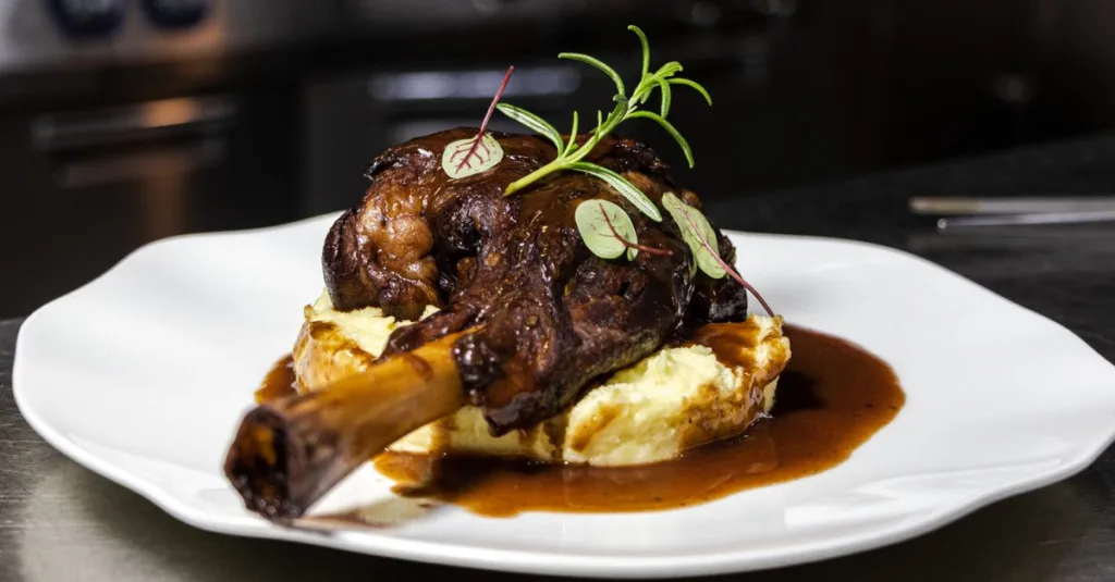 découvrez le temps de cuisson et la température idéale pour rôtir une cuisse d'agneau parfaitement tendre et savoureuse.